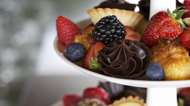 Desserter med bær og sjokolade hos Clarion Hotel